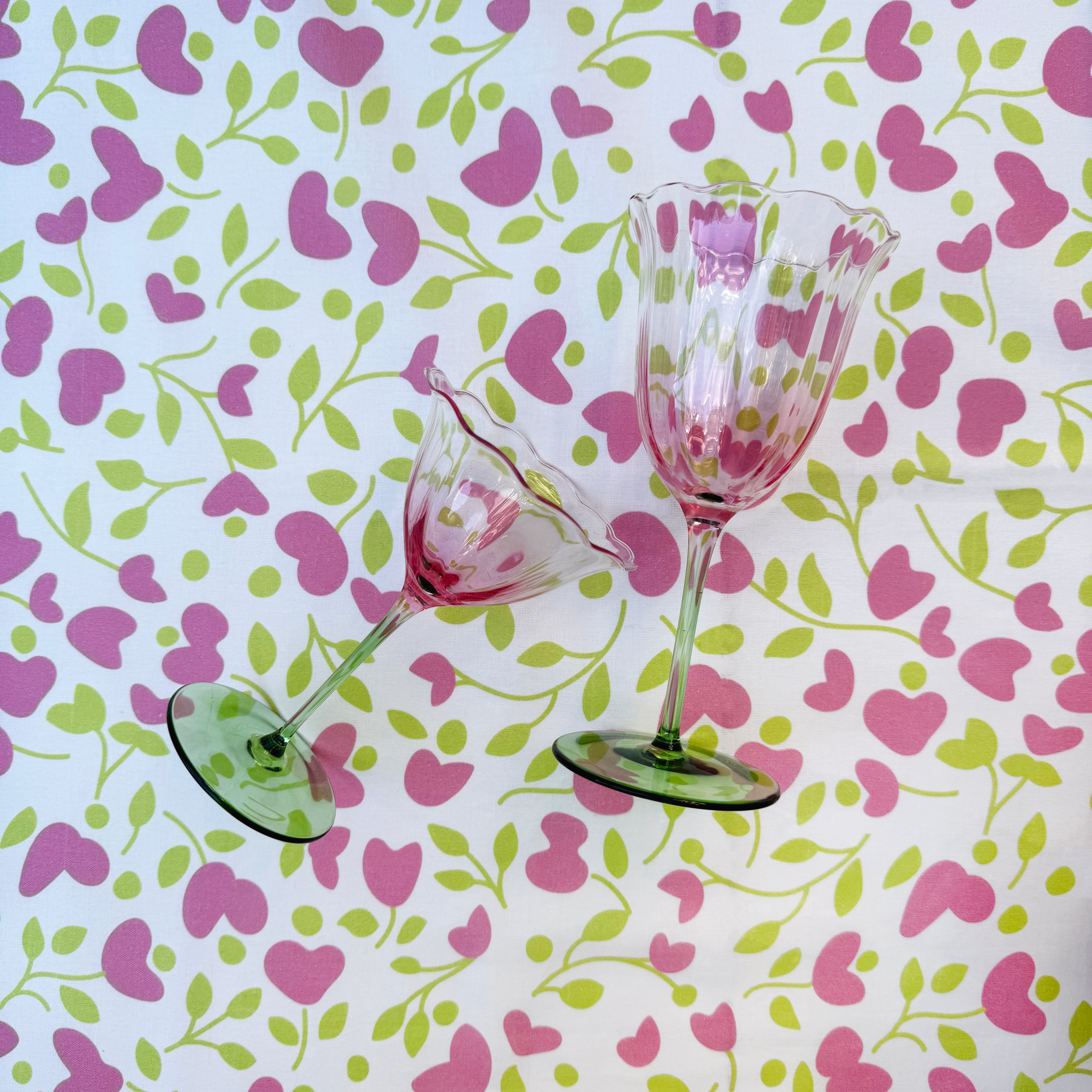 Lily pink and green water glass (set of 4)