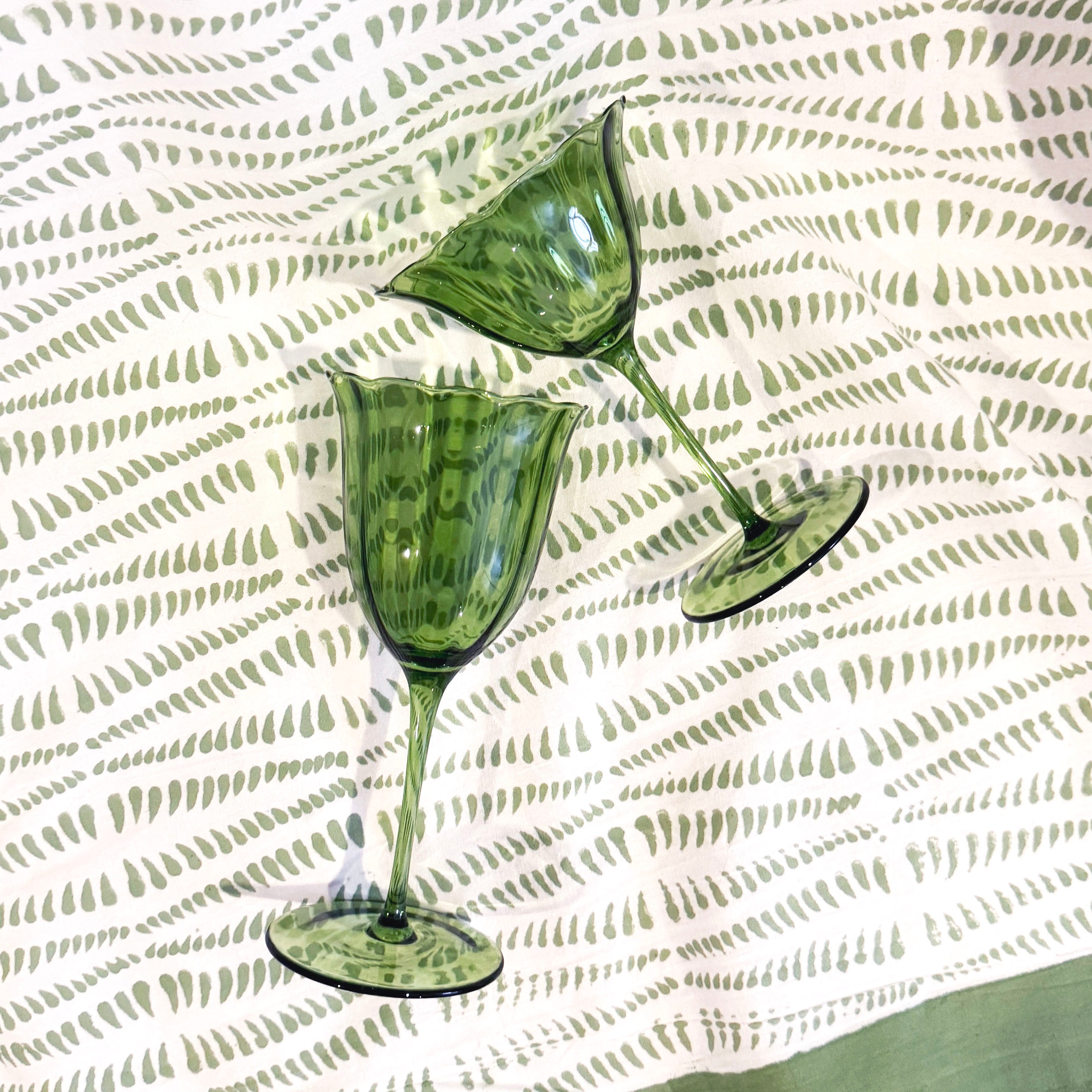 Lily green wine glass (set of 4)