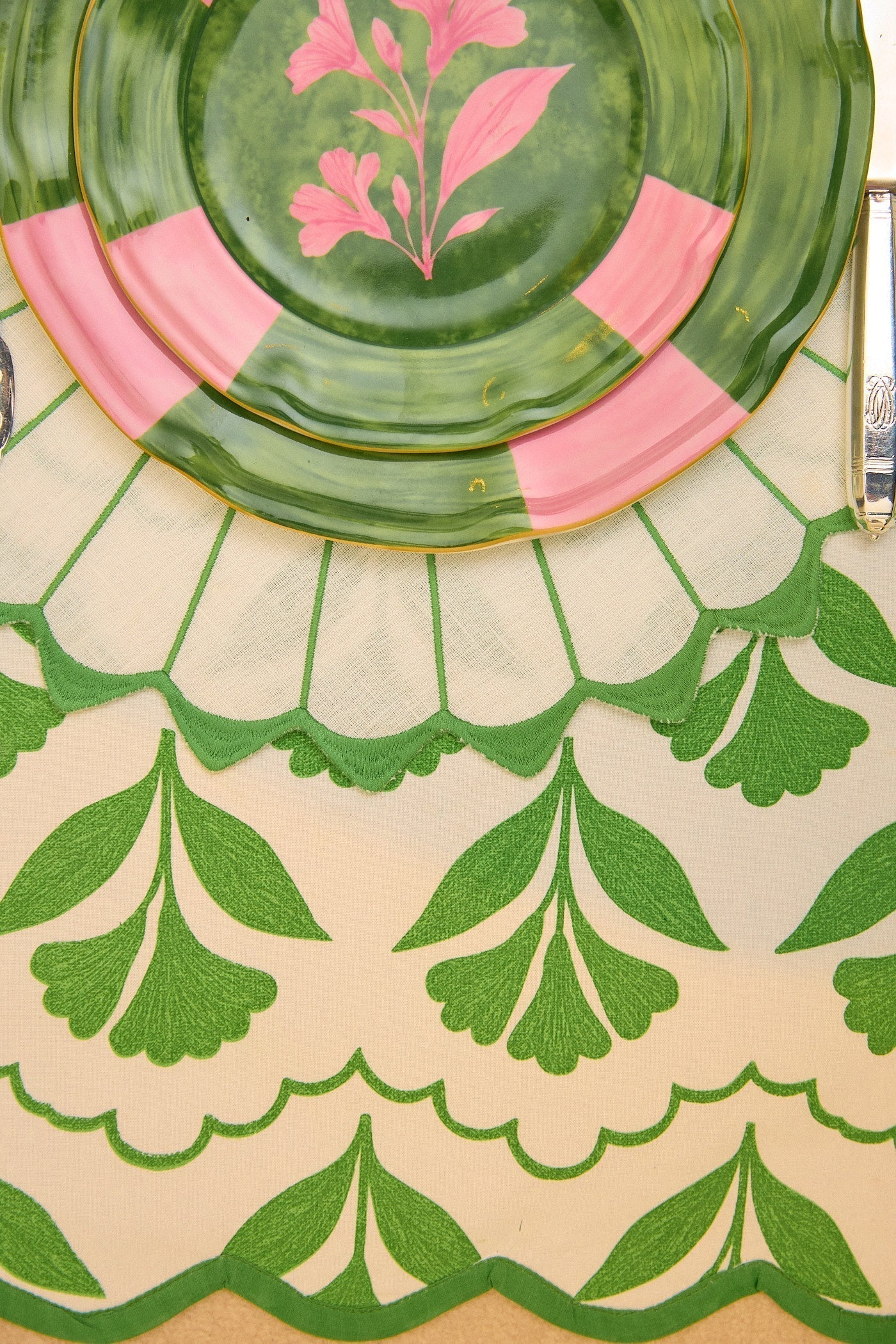 How to Layer a Tablescape With Ease