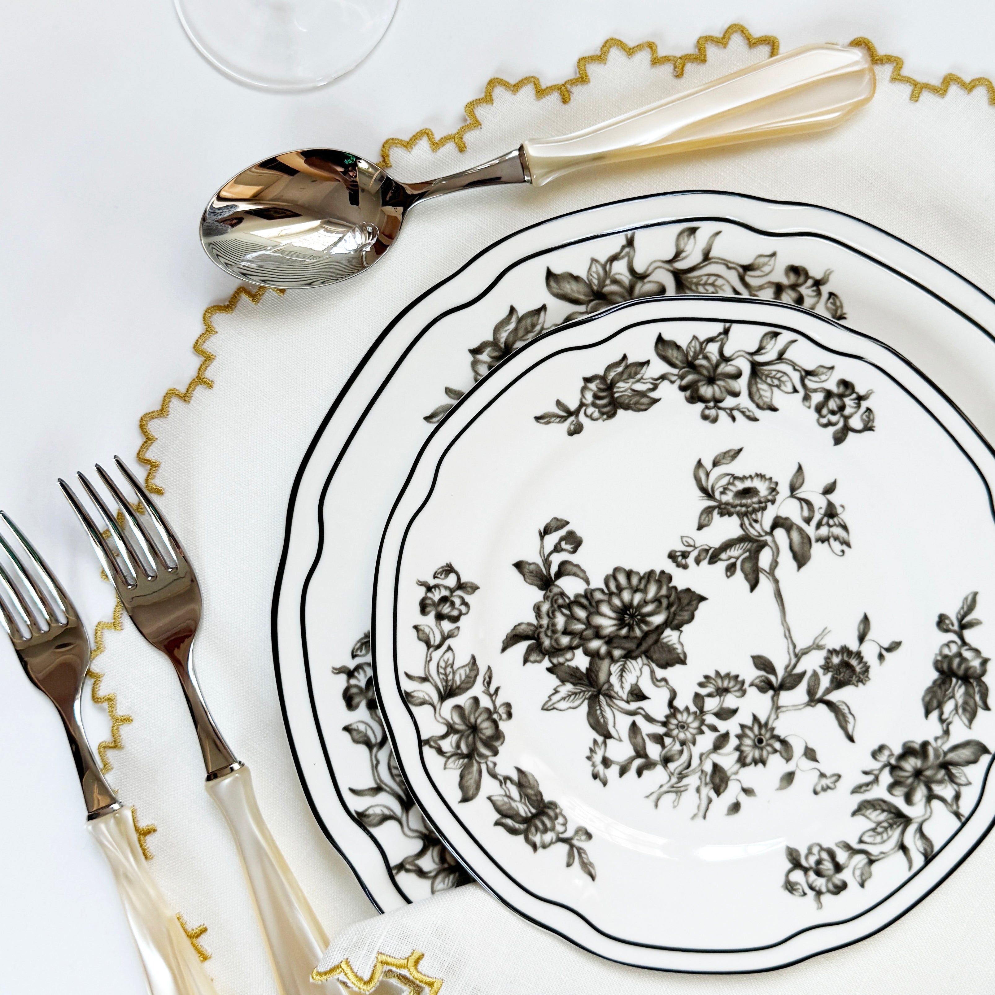 Gardenia linen gold placemat (set of 4)