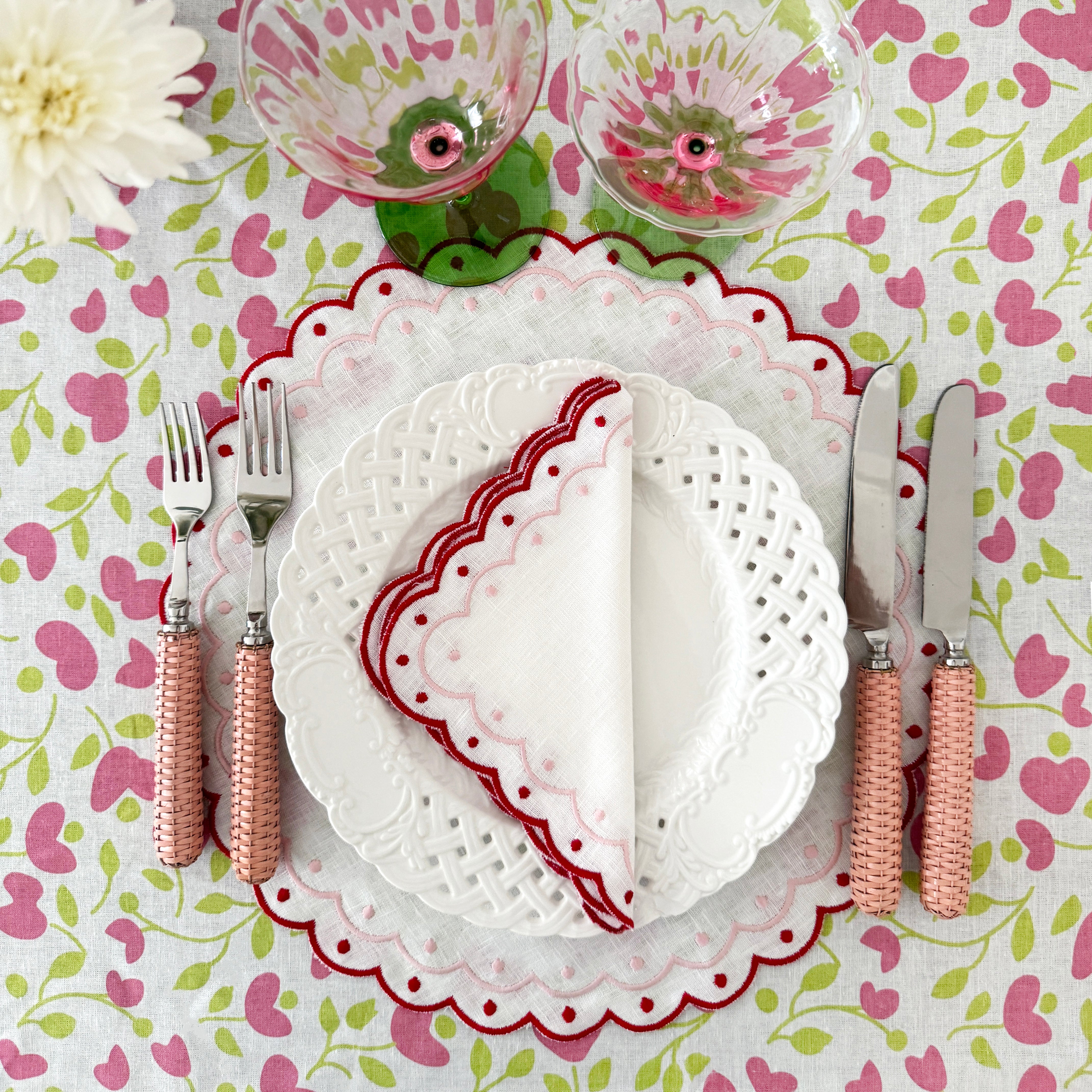 Sarah pink linen tablecloth