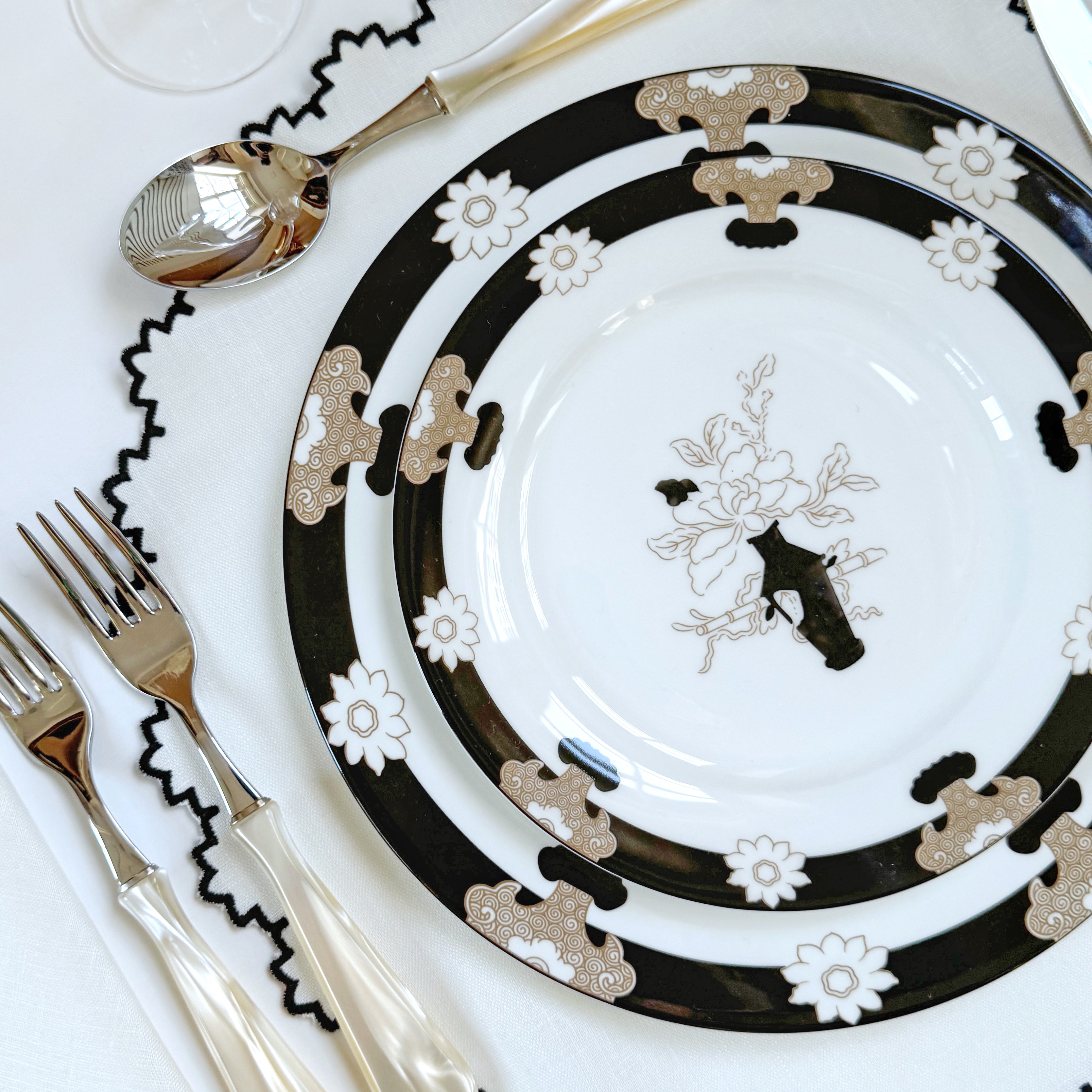 Gardenia linen black placemat (set of 4)