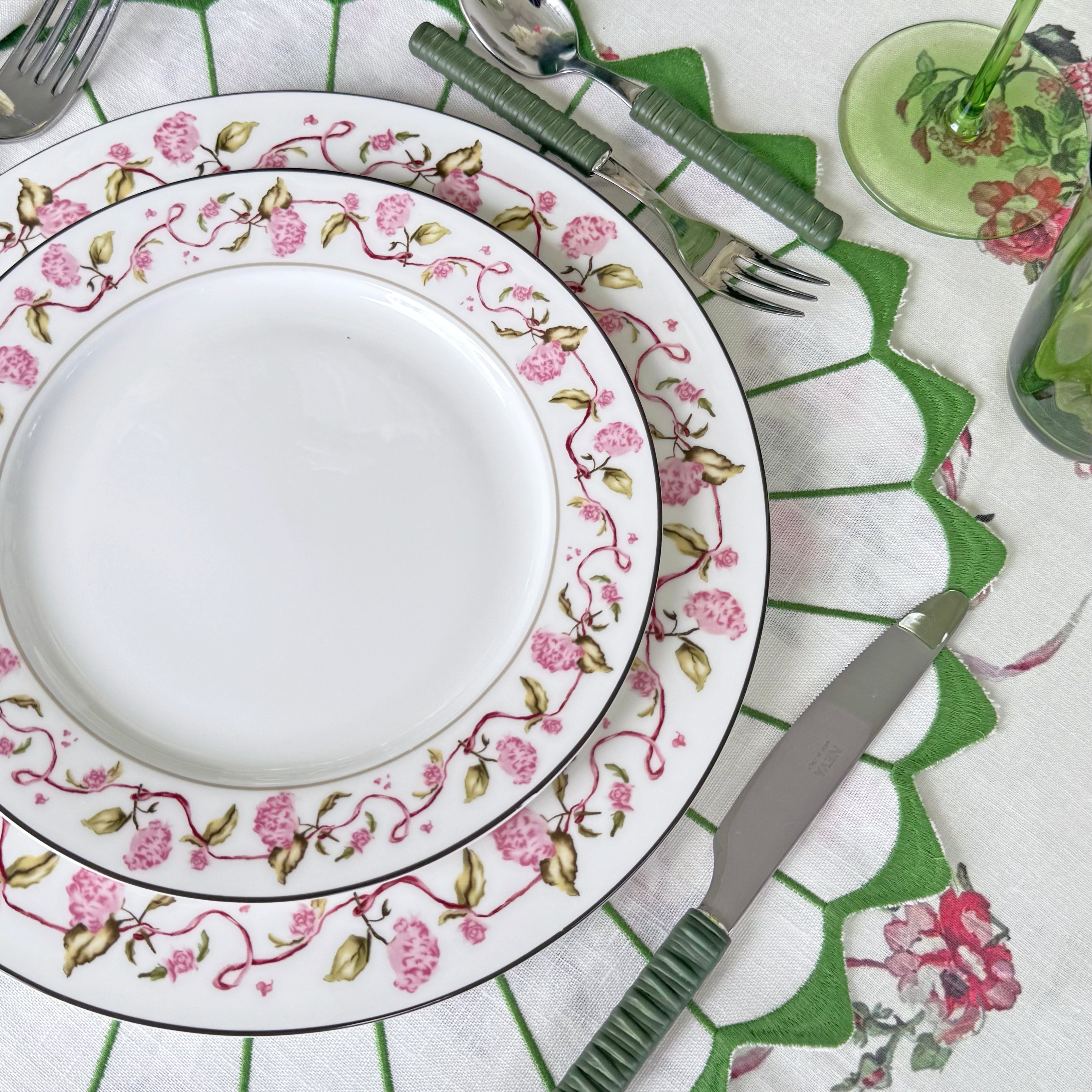 SAG HARBOUR HYDRANGEAS DESSERT PLATE  (set of 4)