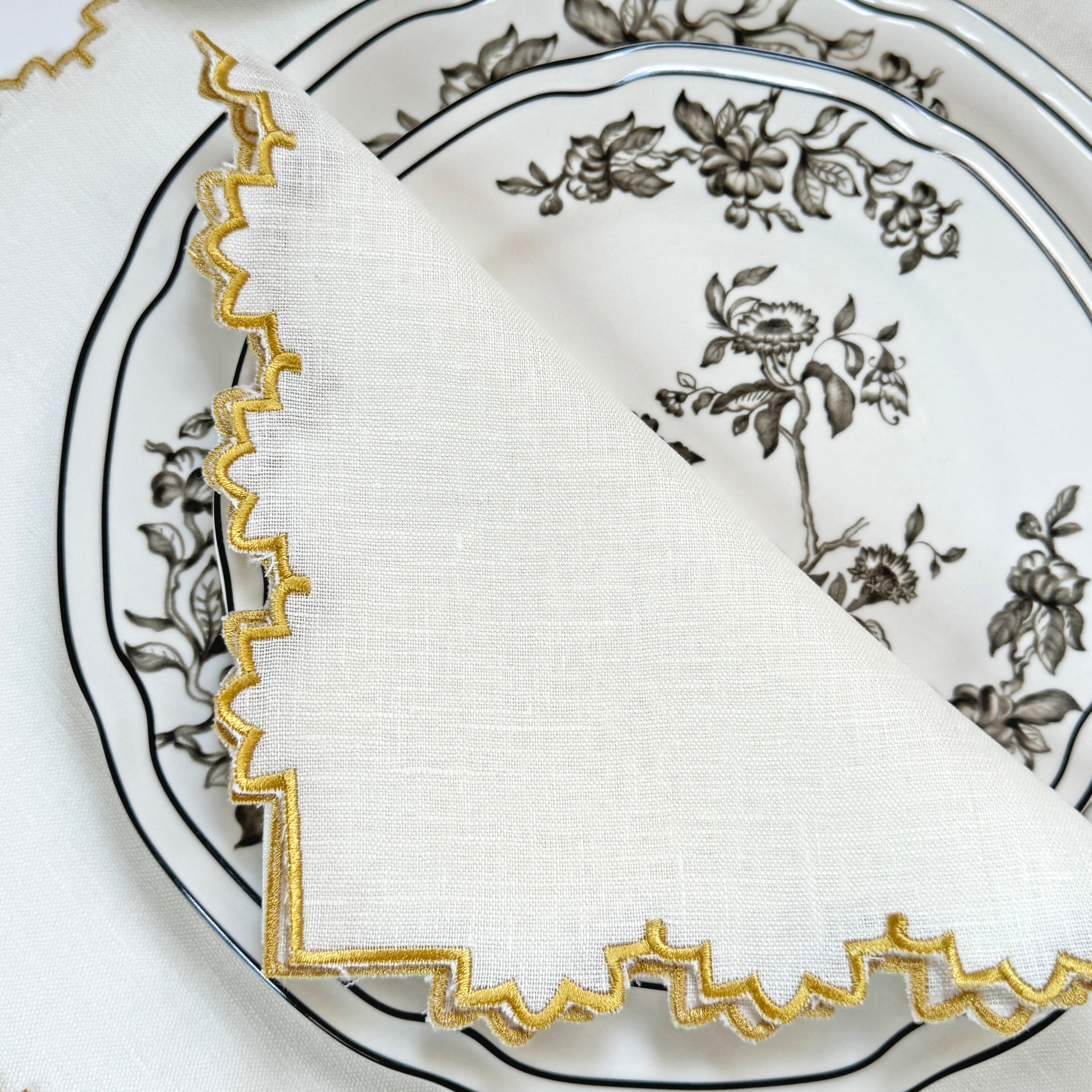 Gardenia linen gold napkins (set of 4)