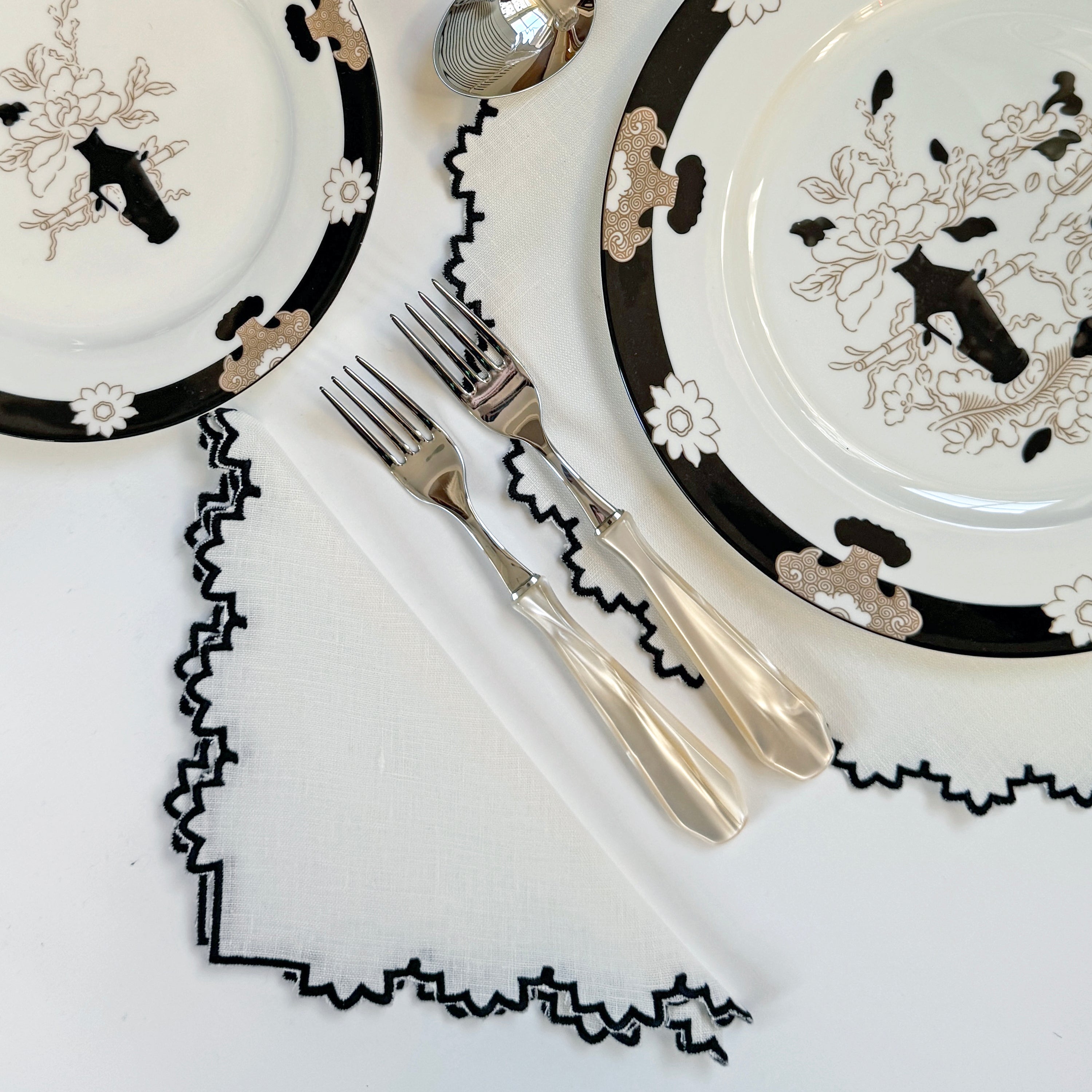 Gardenia linen black napkins (set of 4)