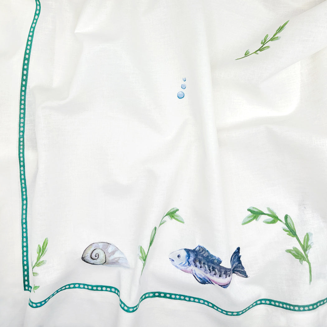 foure in mare tablecloth